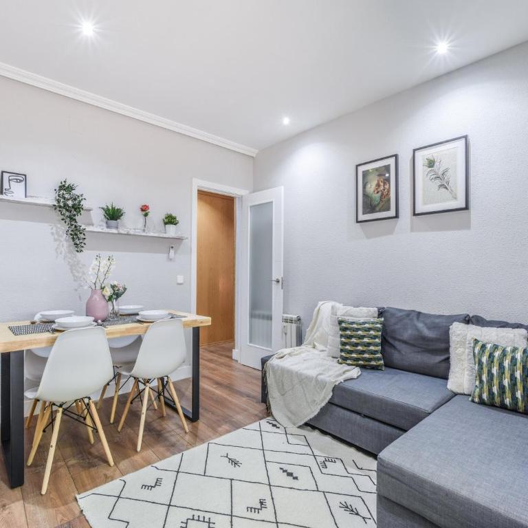 Family Apartment, Heart of Madrid - Apartamento con 4 dormitorios - 2