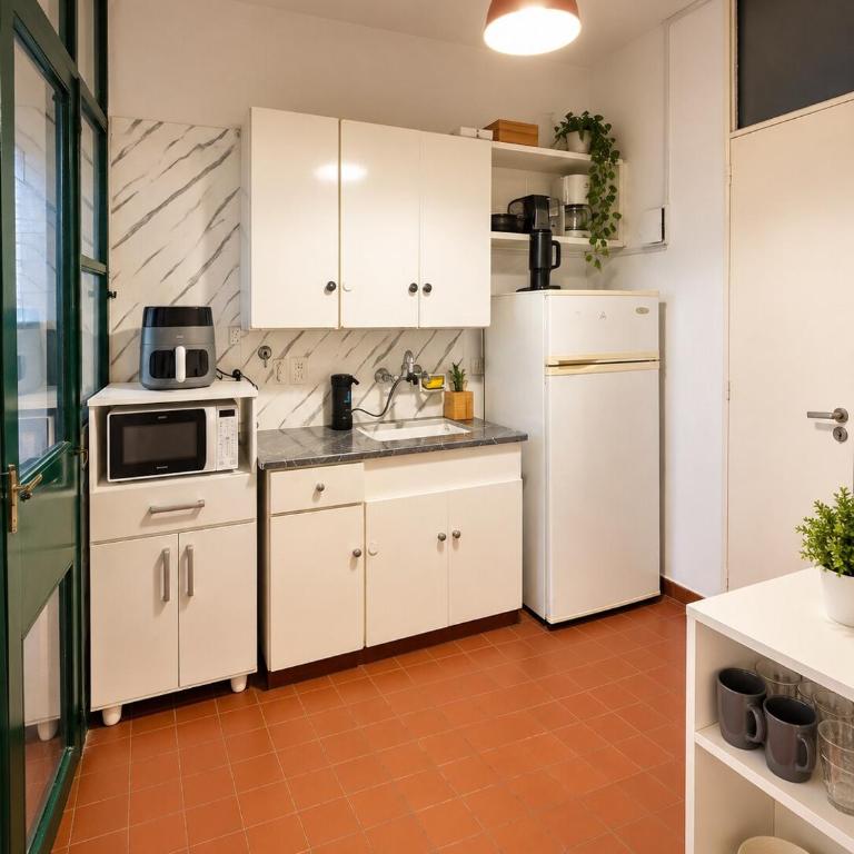 Amplio departamento excelente ubicación La Plata - Apartamento de 1 dormitorio - 6