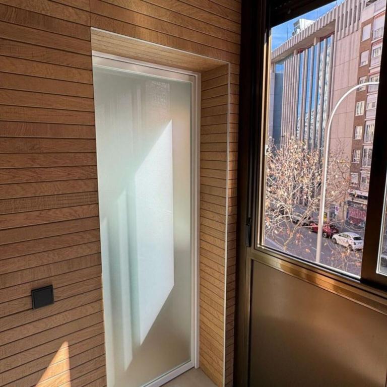 Bright room in Apartment, Chamartin - Casa de vacaciones de 1 dormitorio - 7
