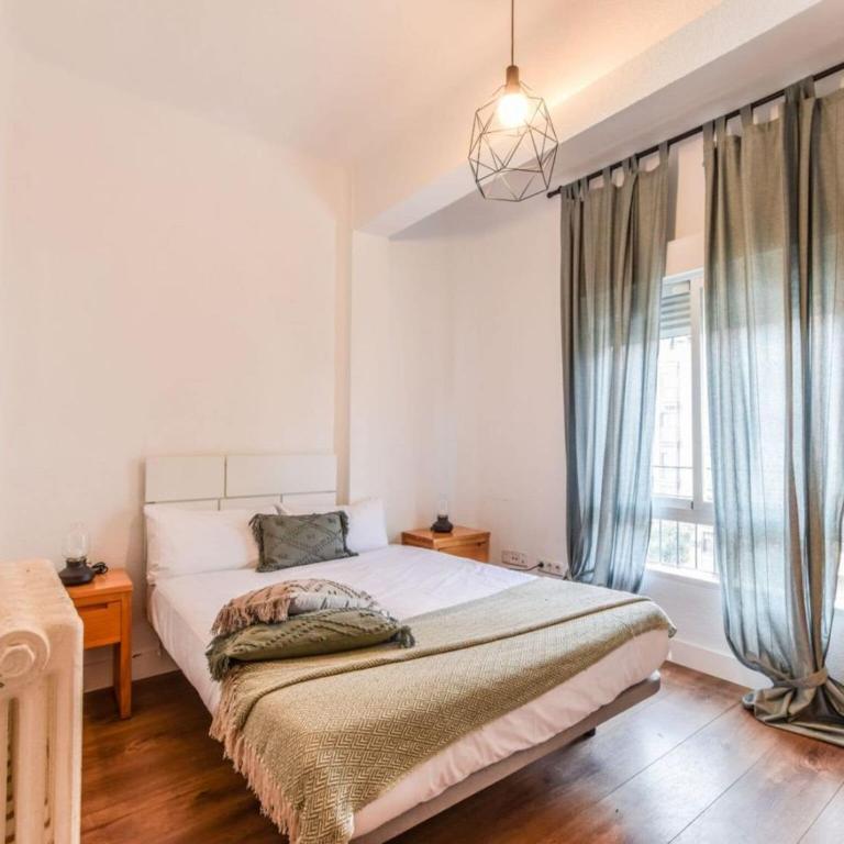 Spacious Apartment near Retiro Park - Apartamento con 4 dormitorios - 3