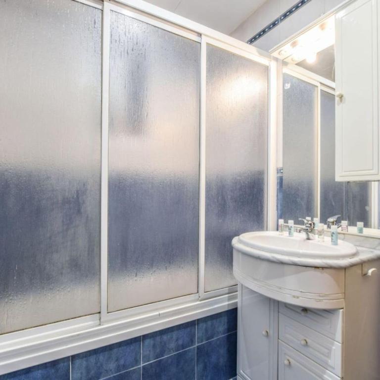 Spacious Apartment near Retiro Park - Apartamento con 4 dormitorios - 11
