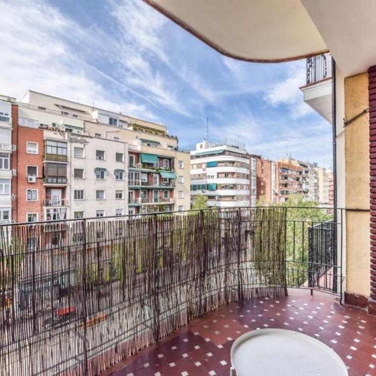 Spacious Apartment near Retiro Park - Apartamento con 4 dormitorios - 5