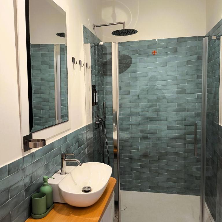 Nonna Anna Suite - Camera Tripla con Bagno - 18