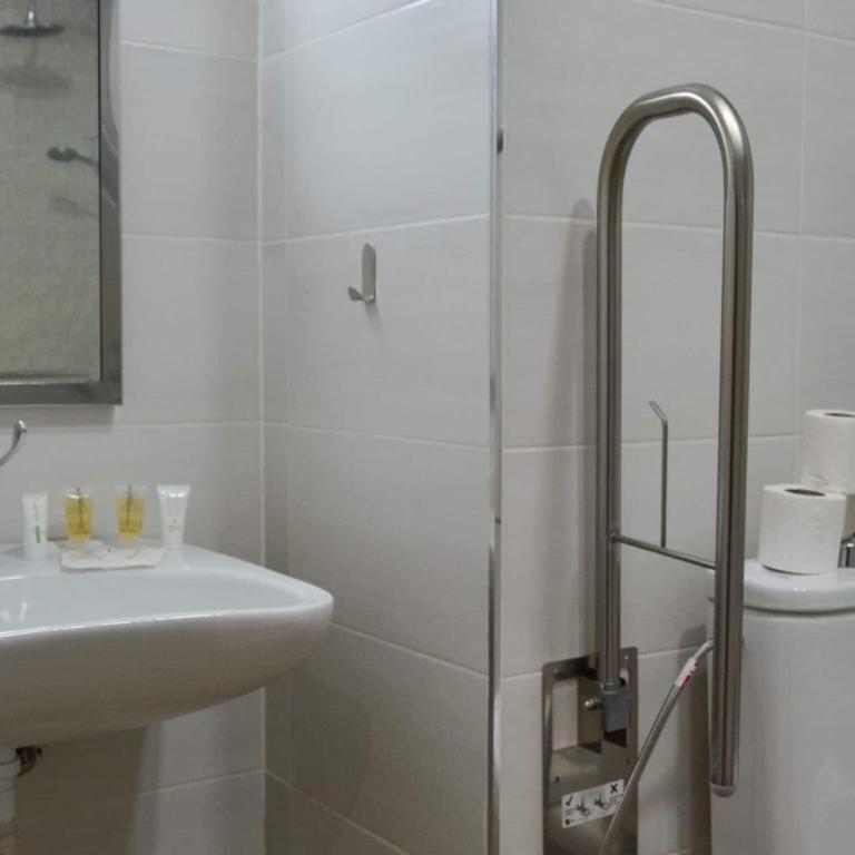 Stay in Quiet Madrid Area - Apartamento - 6