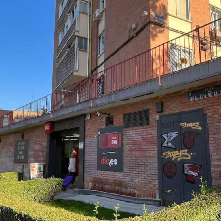 Stay in Quiet Madrid Area - Apartamento - 5