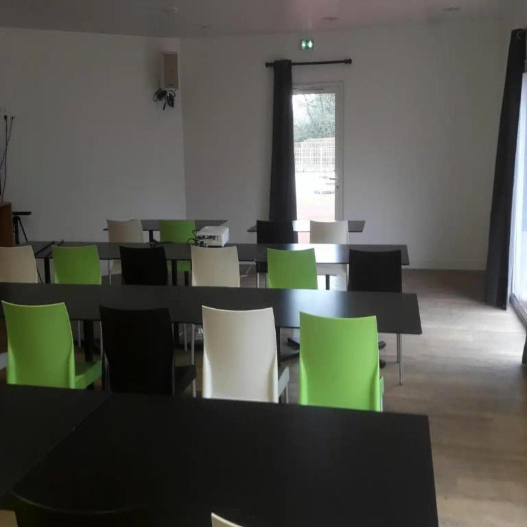 5-Guest Cottage with Terrace in Loire - Maison de Vacances 1 Chambre - 21