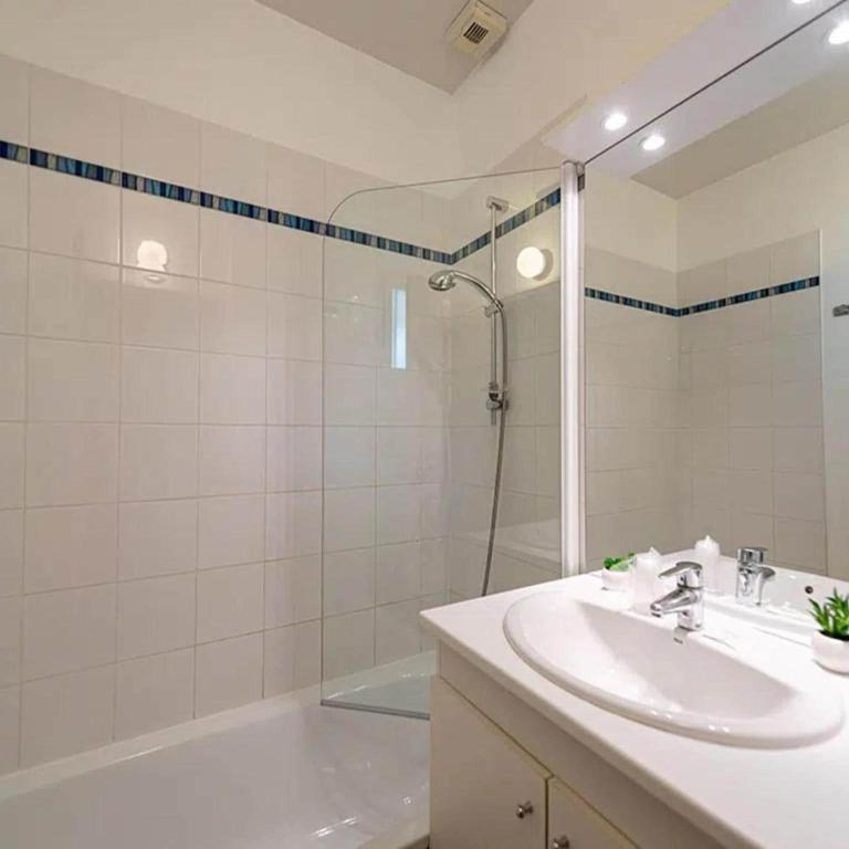 5-Guest Cottage with Terrace in Loire - Maison de Vacances 1 Chambre - 15