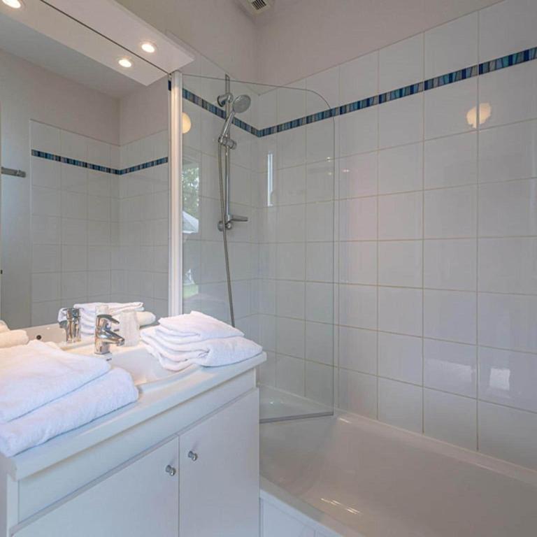 5-Guest Cottage with Terrace in Loire - Maison de Vacances 1 Chambre - 9