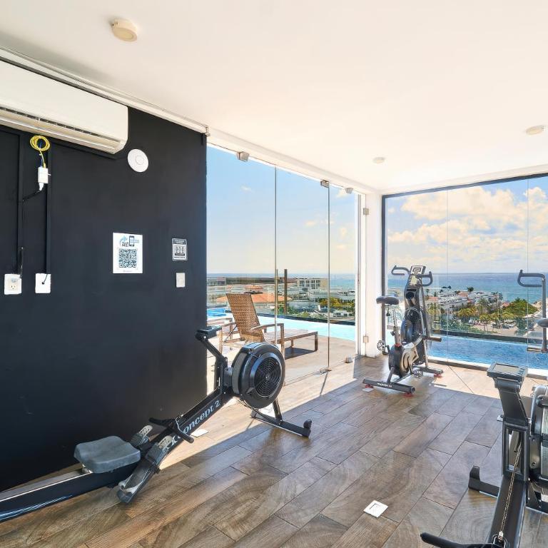 2 Bdrm Ocean View Private Pool Heart Of Town - Apartment mit 2 Schlafzimmern und Balkon - 2