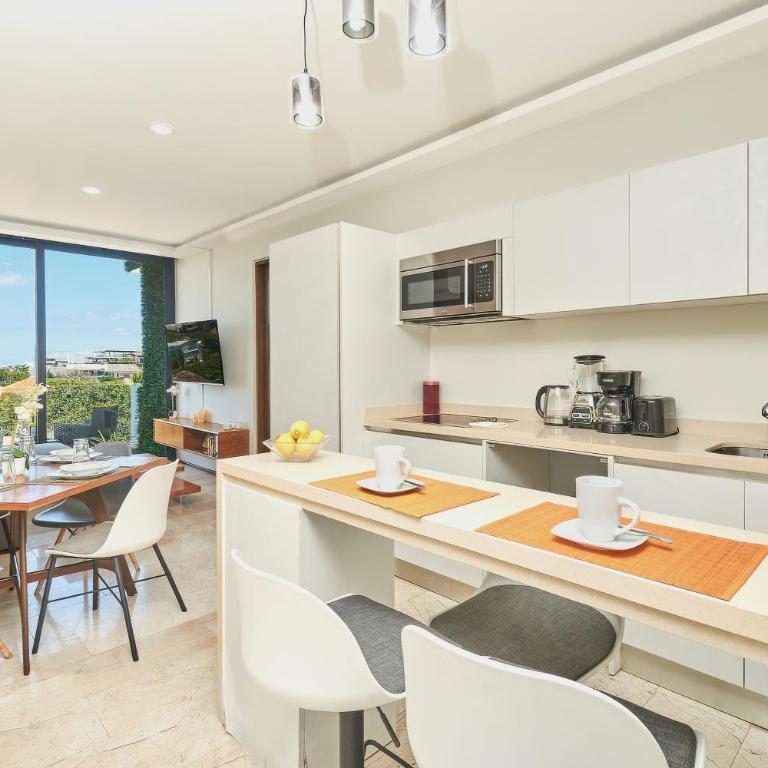 2 Bdrm Ocean View Private Pool Heart Of Town - Apartment mit 2 Schlafzimmern und Balkon - 15