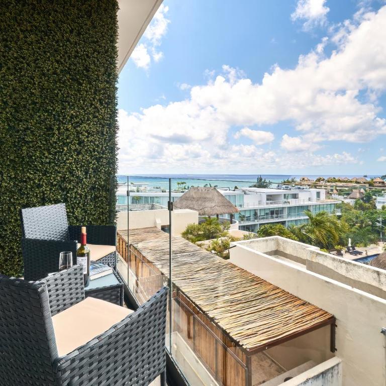 2 Bdrm Ocean View Private Pool Heart Of Town - Apartment mit 2 Schlafzimmern und Balkon - 34