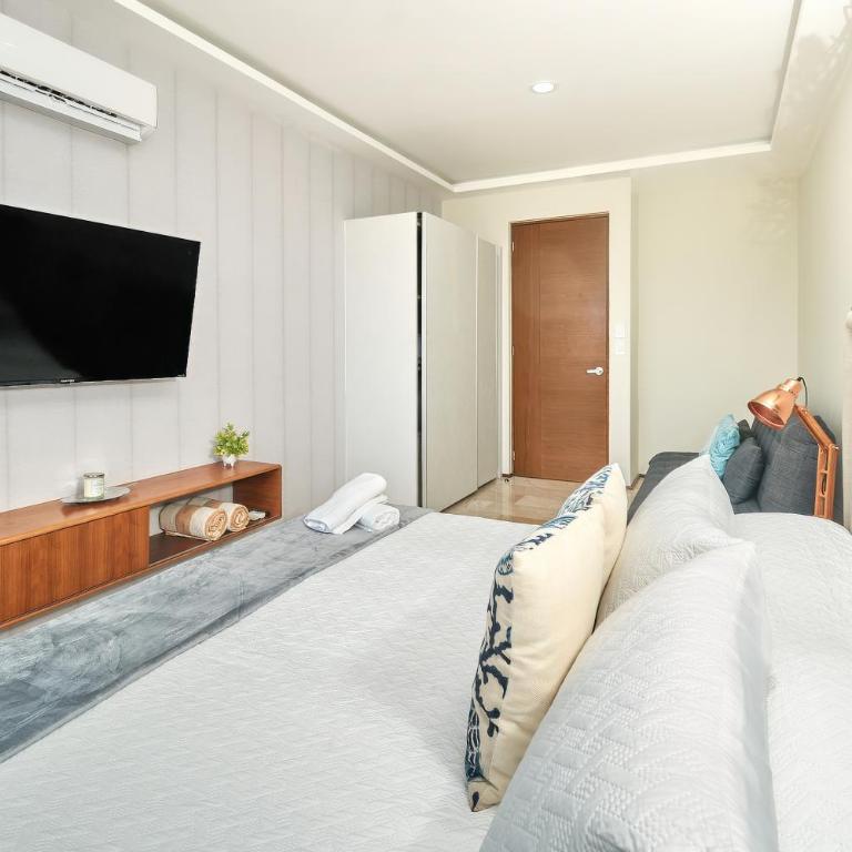 2 Bdrm Ocean View Private Pool Heart Of Town - Apartment mit 2 Schlafzimmern und Balkon - 40