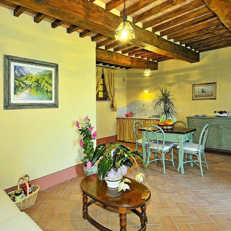 Estate in Monte Serra with Pool & Olive Views - One-Bedroom Apartment - 9
