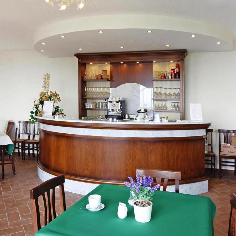 Estate in Monte Serra with Pool & Olive Views - One-Bedroom Apartment - 6