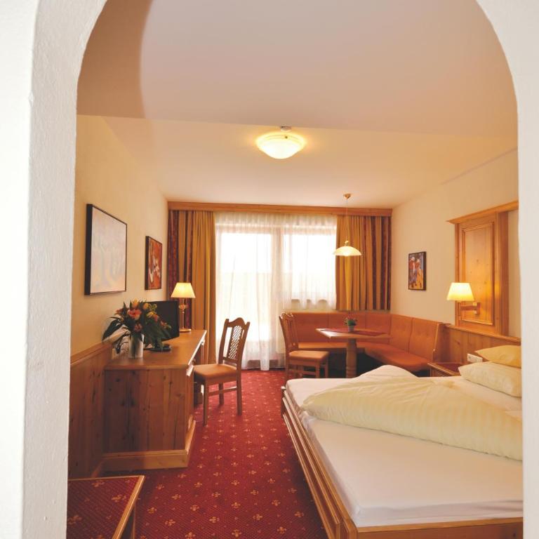 Hotel Alphof Alpbach - Classic Doppelzimmer mit Balkon - 1