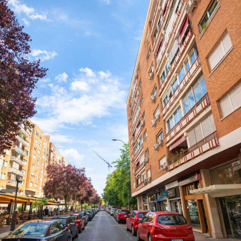 Bright room in Apartment, Chamartin - Casa de vacaciones de 1 dormitorio - 1