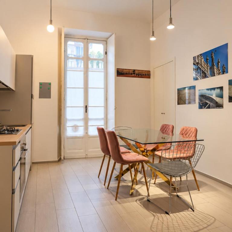 Maison Pellico - Parco del Valentino 5' - Appartamento con 2 Camere da Letto e Balcone - 2