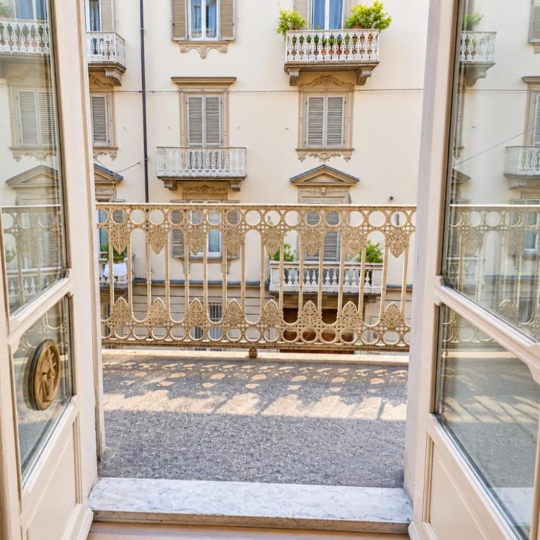 Maison Pellico - Parco del Valentino 5' - Appartamento con 2 Camere da Letto e Balcone - 18