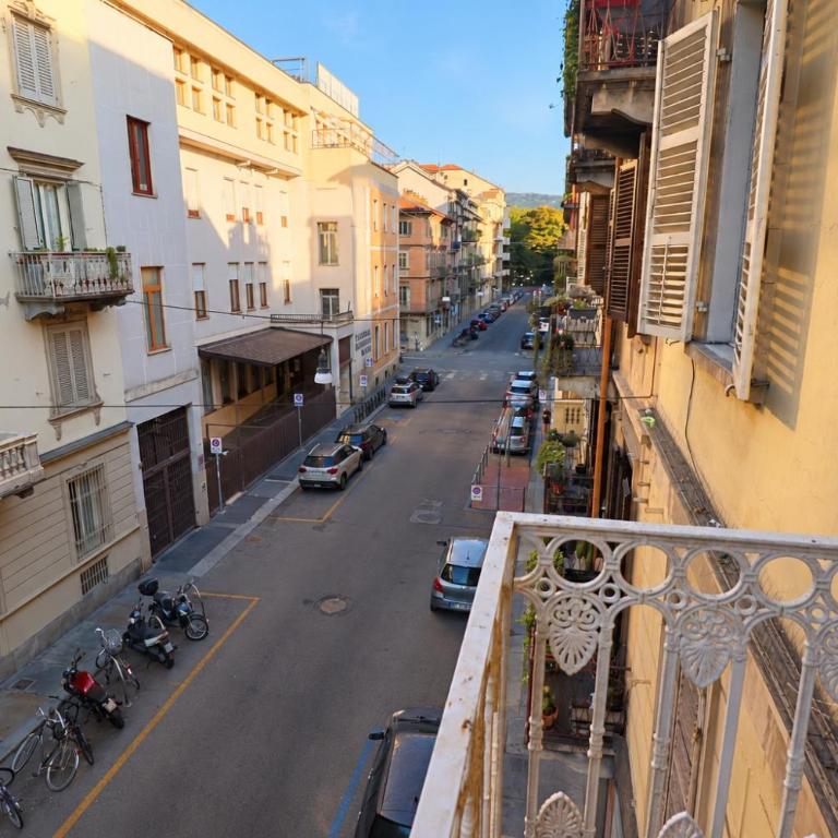 Maison Pellico - Parco del Valentino 5' - Appartamento con 2 Camere da Letto e Balcone - 19