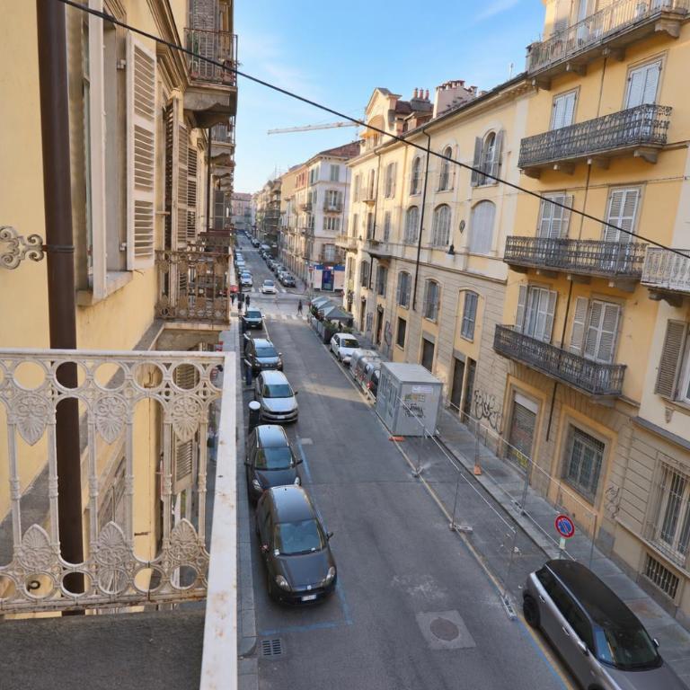 Maison Pellico - Parco del Valentino 5' - Appartamento con 2 Camere da Letto e Balcone - 20