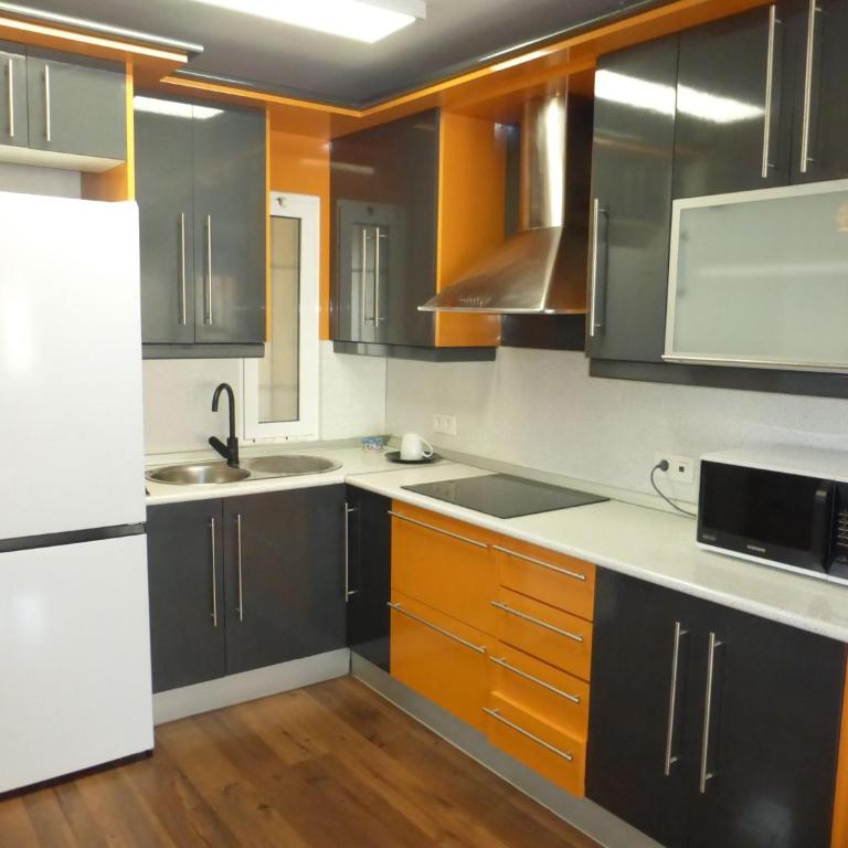 Charming 1-Bedroom Apartment near the beach in Roquetas de Mar, Spain - Apartment - 2
