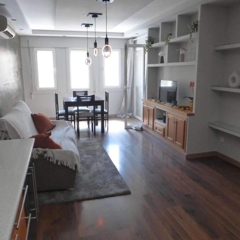 Charming 1-Bedroom Apartment near the beach in Roquetas de Mar, Spain - Apartment - 3