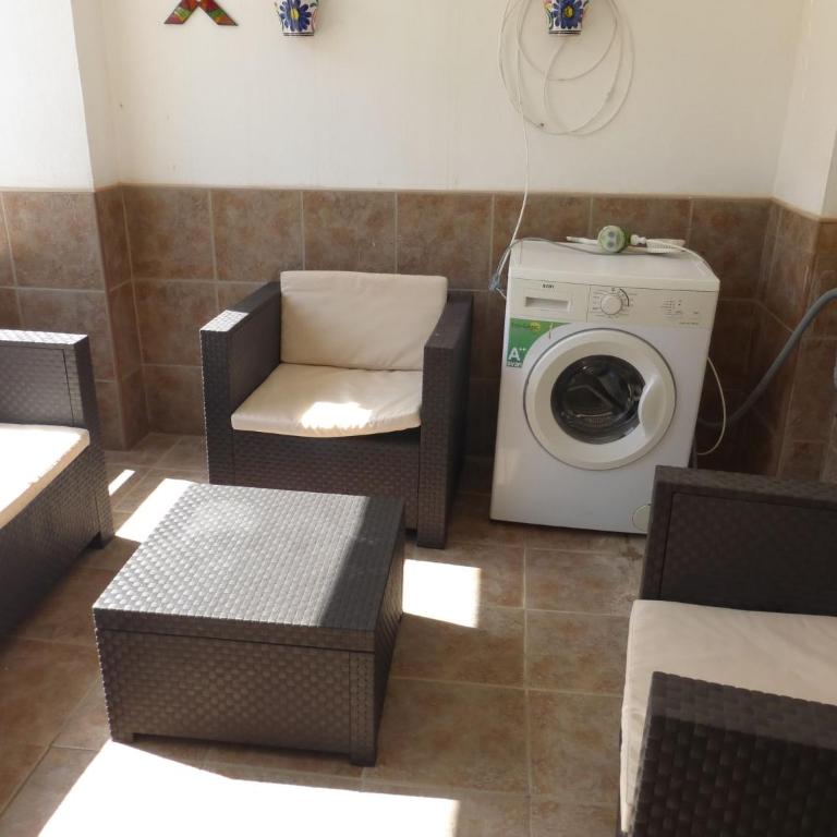 Charming 1-Bedroom Apartment near the beach in Roquetas de Mar, Spain - Apartment - 9
