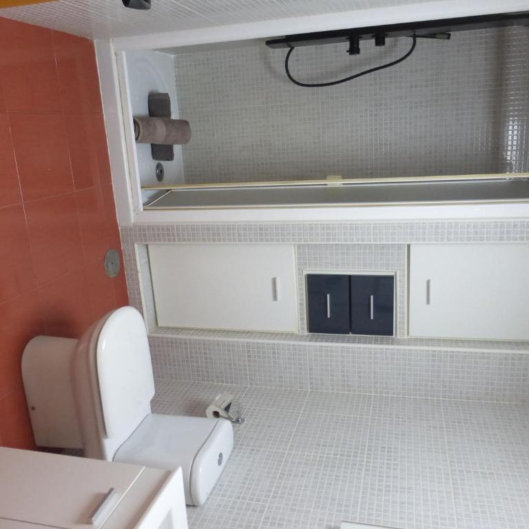 Charming 1-Bedroom Apartment near the beach in Roquetas de Mar, Spain - Apartment - 11