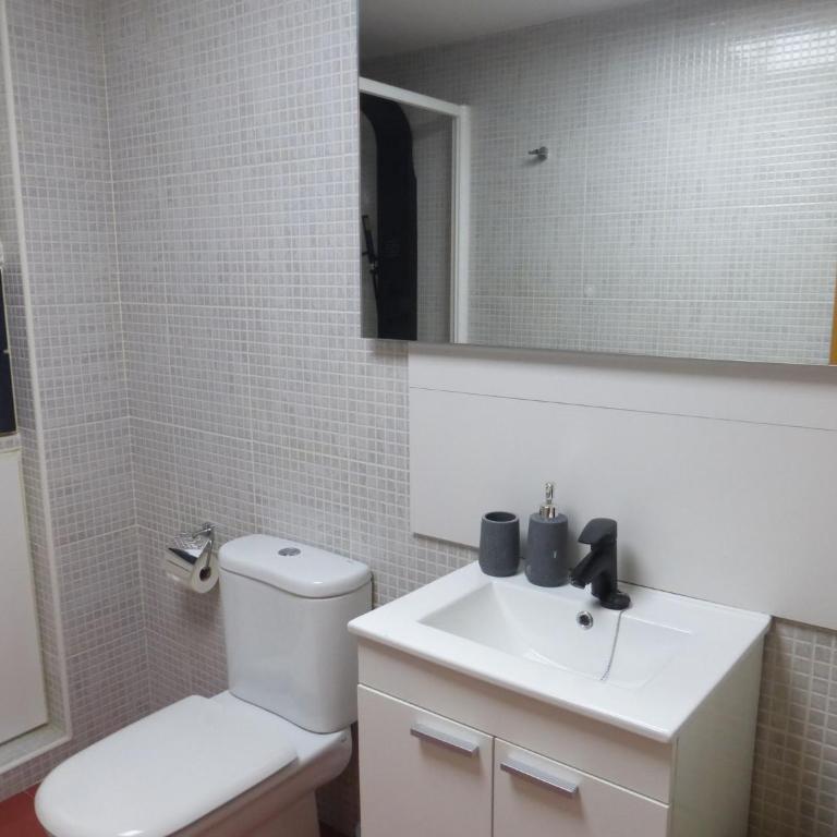 Charming 1-Bedroom Apartment near the beach in Roquetas de Mar, Spain - Apartment - 12
