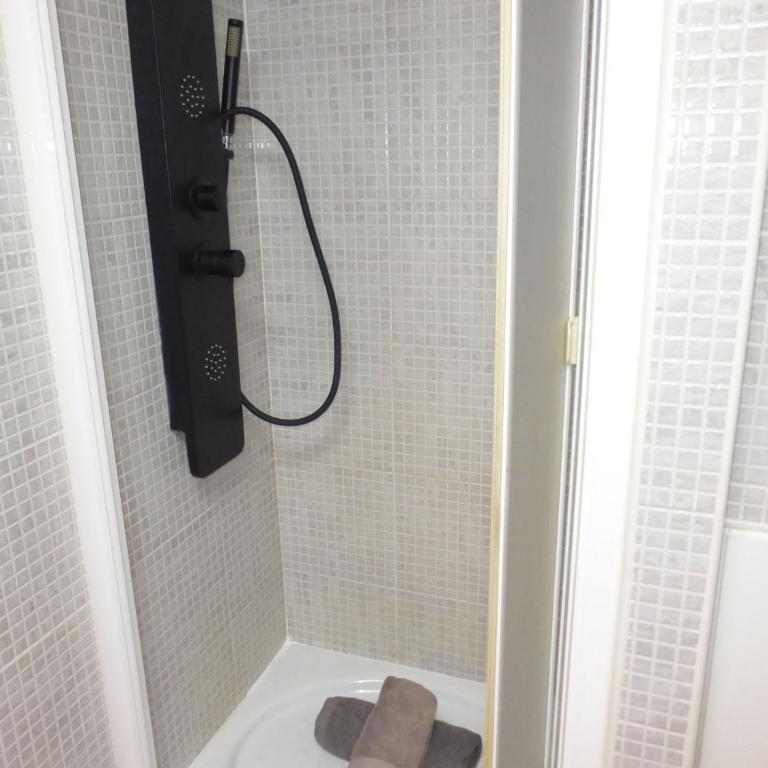 Charming 1-Bedroom Apartment near the beach in Roquetas de Mar, Spain - Apartment - 14