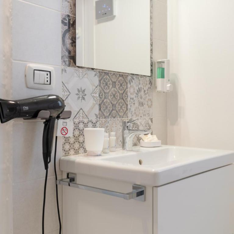Kairos Rooms & Suite - Habitación Doble con ducha - 1 o 2 camas - 10