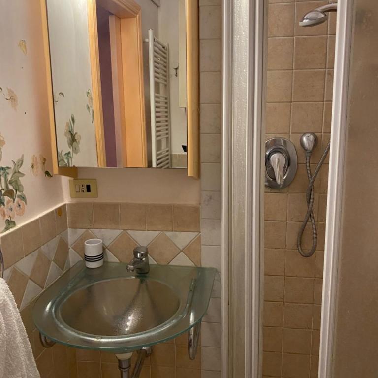 Elegant Apartment Rome Colosseum - Appartamento con 1 Camera da Letto - 7
