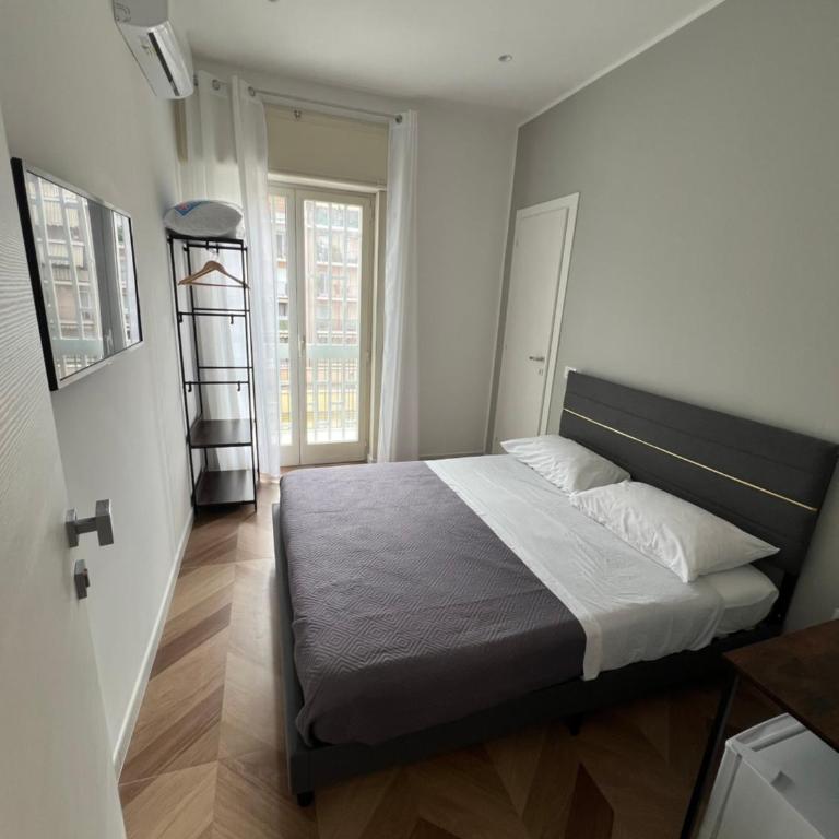 Nika Partenope Rooms - Camera Matrimoniale con Bagno Privato - 7