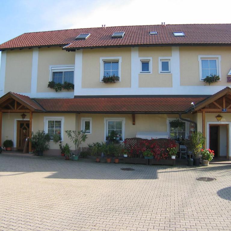 Frühstückspension Kölich - Kleines Einzelzimmer mit Balkon - 1