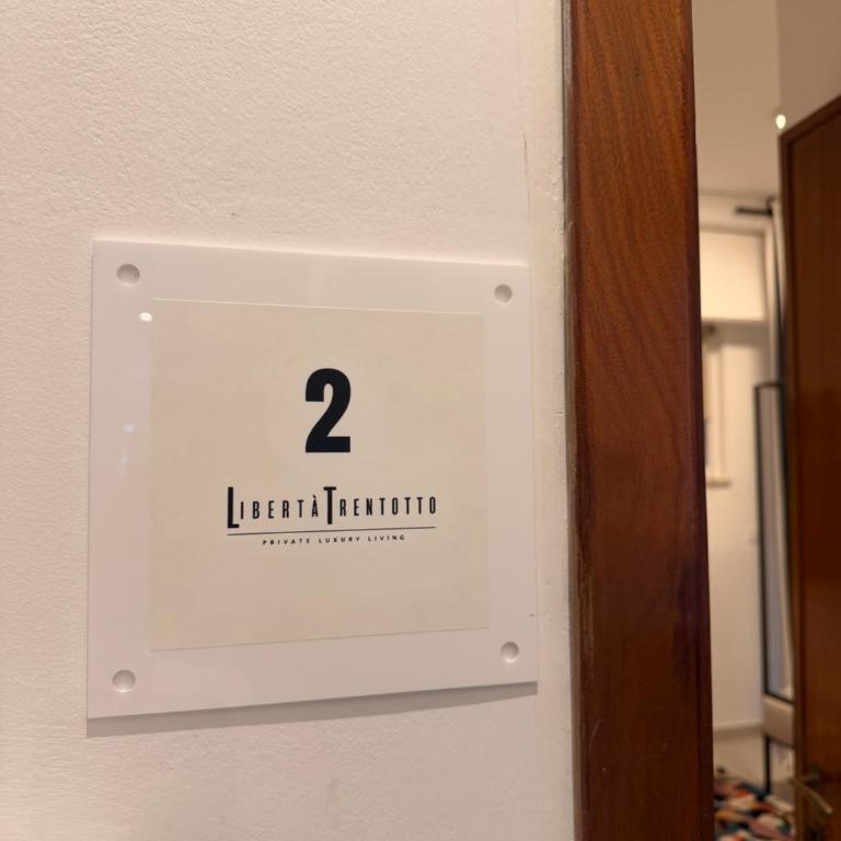 LibertàTrentotto - Zimmer mit Kingsize-Bett und Balkon - 8