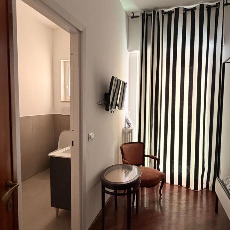 LibertàTrentotto - Zimmer mit Kingsize-Bett und Balkon - 11