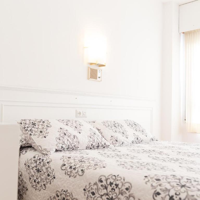 Rey Fernando - Habitación Doble con baño privado - 1 o 2 camas - 7