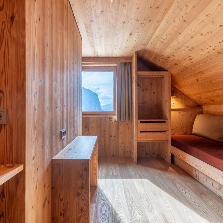 Hospiz Passo Gardena - Habitación Cuádruple con vistas a la montaña - 7