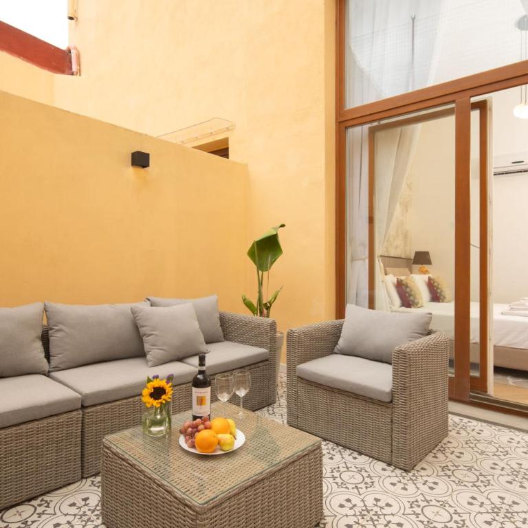 Exclusive Private courtyard by San Lorenzo - Two-Bedroom Apartment - 13