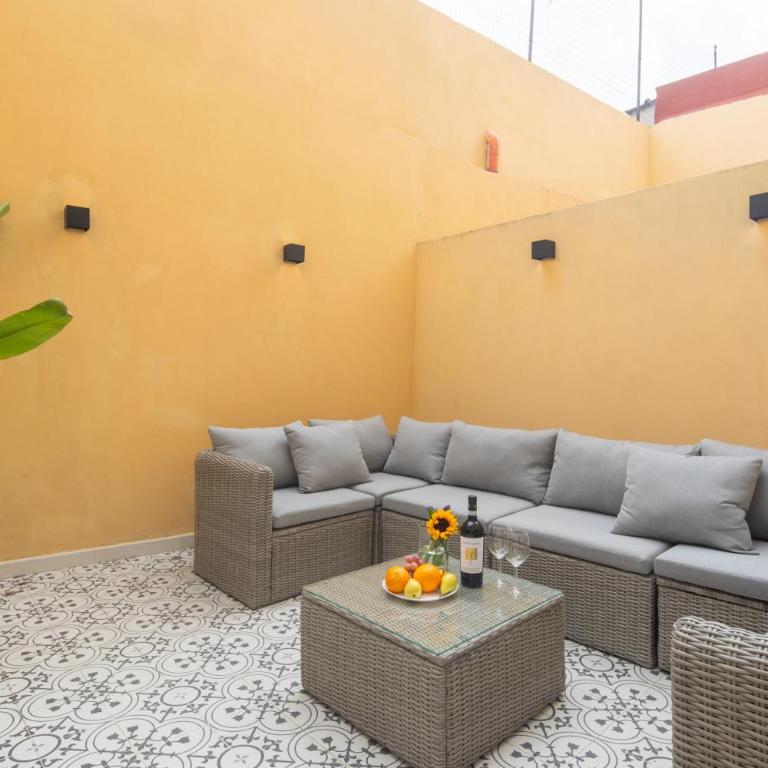 Exclusive Private courtyard by San Lorenzo - Two-Bedroom Apartment - 12