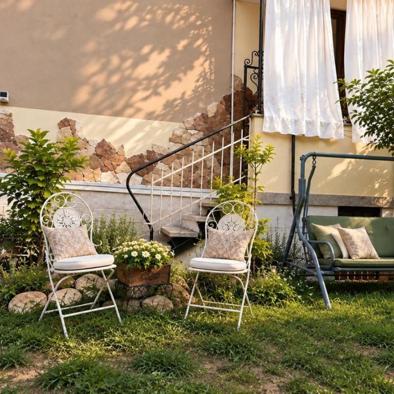 Venetian Style Apartments in Villa - One-Bedroom Apartment - 3