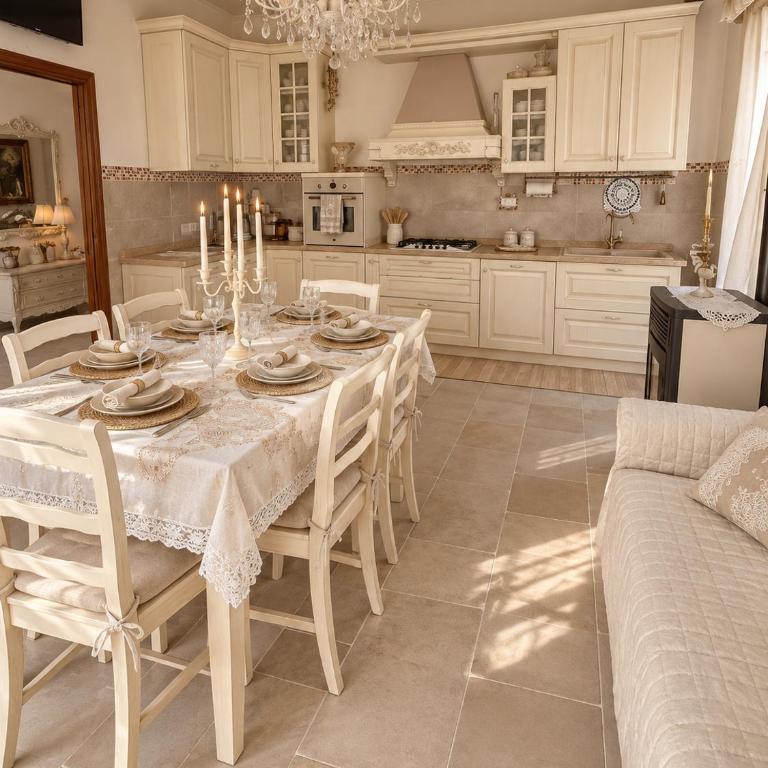 Venetian Style Apartments in Villa - Superior One-Bedroom Apartment - 7