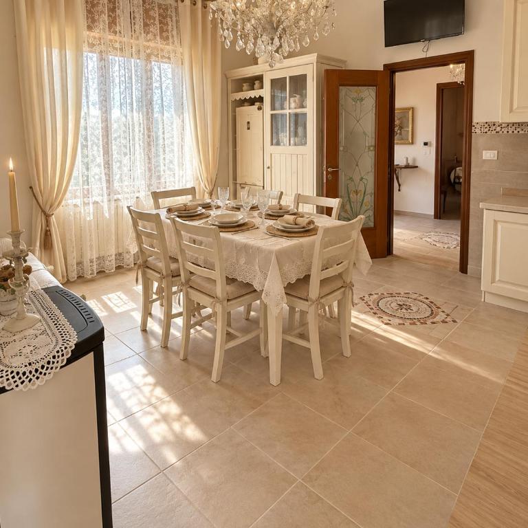 Venetian Style Apartments in Villa - Superior One-Bedroom Apartment - 9