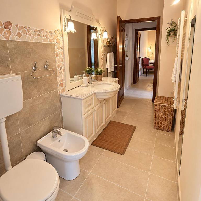 Venetian Style Apartments in Villa - One-Bedroom Apartment - 23