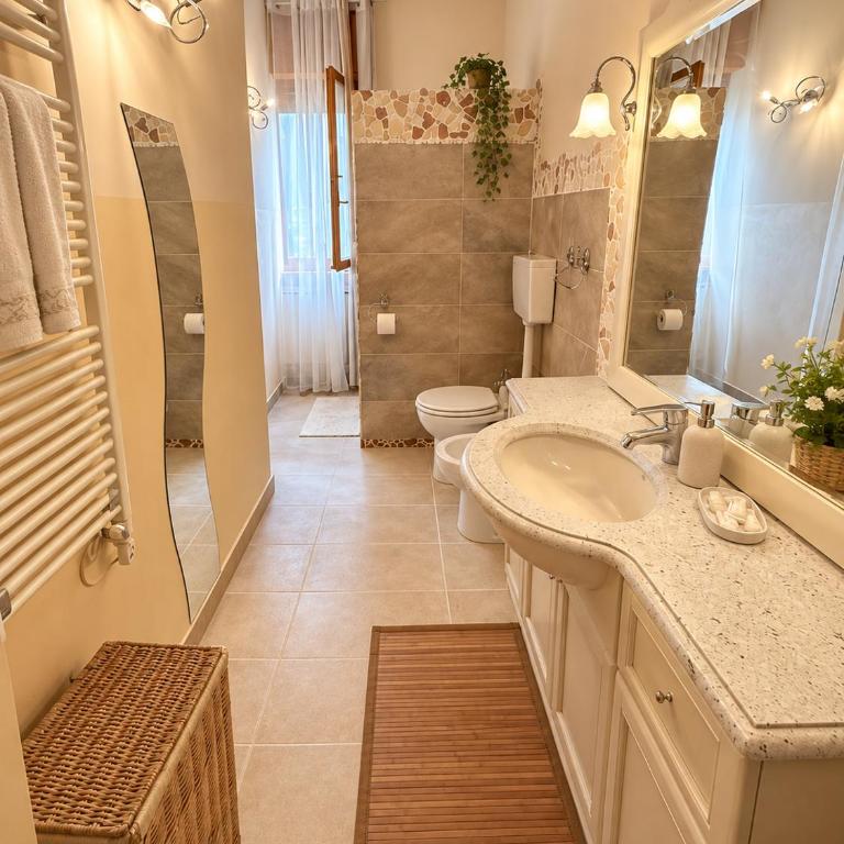 Venetian Style Apartments in Villa - One-Bedroom Apartment - 7
