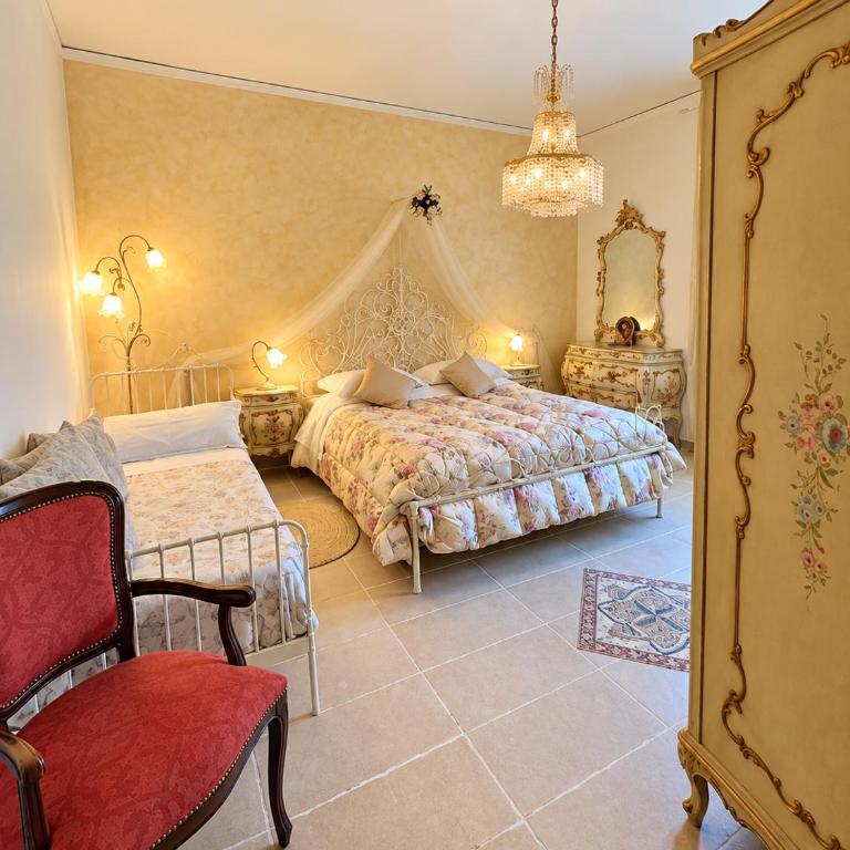 Venetian Style Apartments in Villa - One-Bedroom Apartment - 26