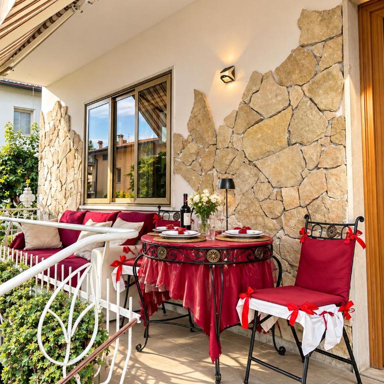 Venetian Style Apartments in Villa - Superior One-Bedroom Apartment - 20
