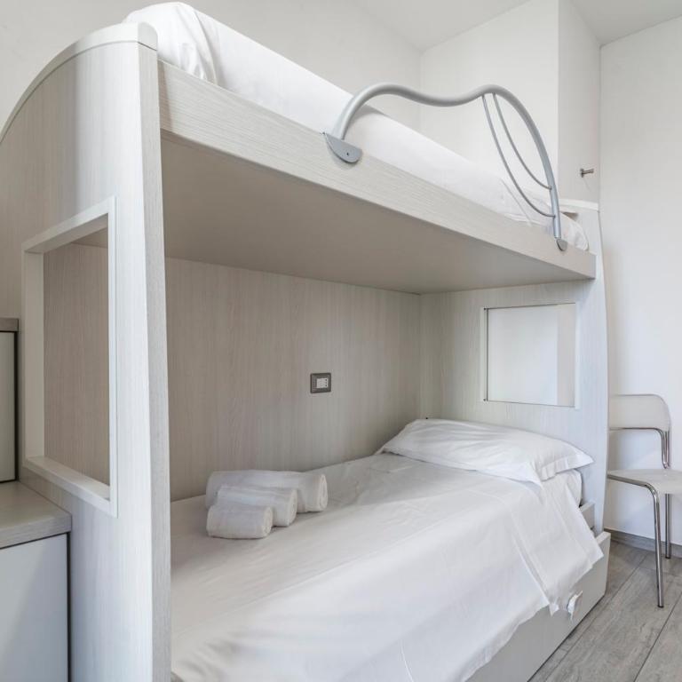 IL BACIO Guest House - Family Room with Terrace - 4