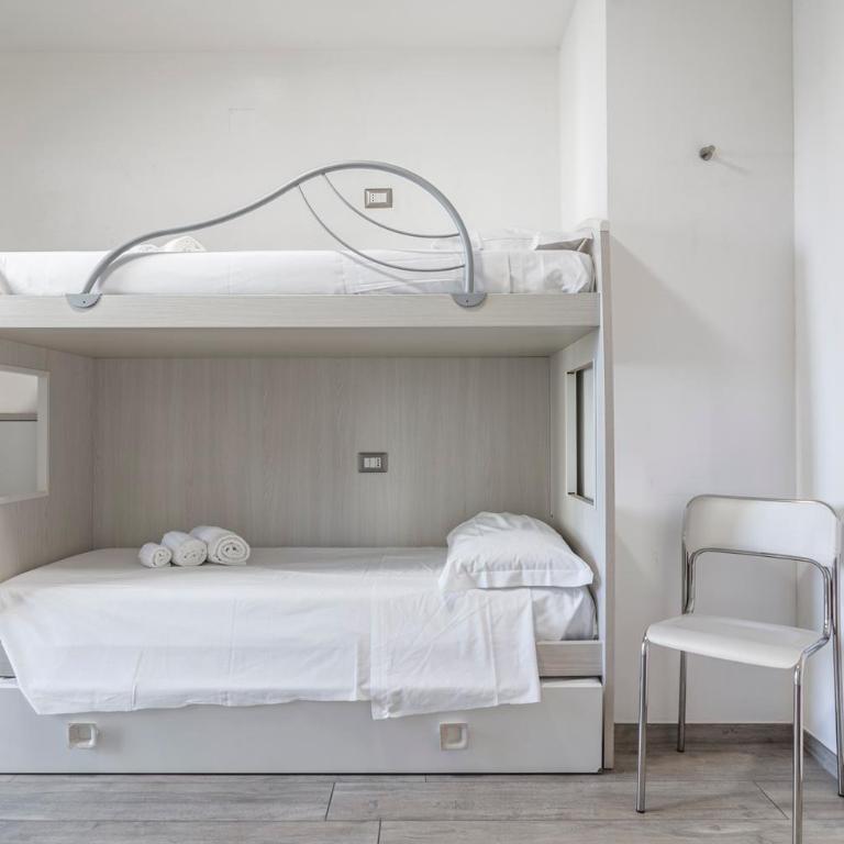 IL BACIO Guest House - Family Room with Terrace - 20