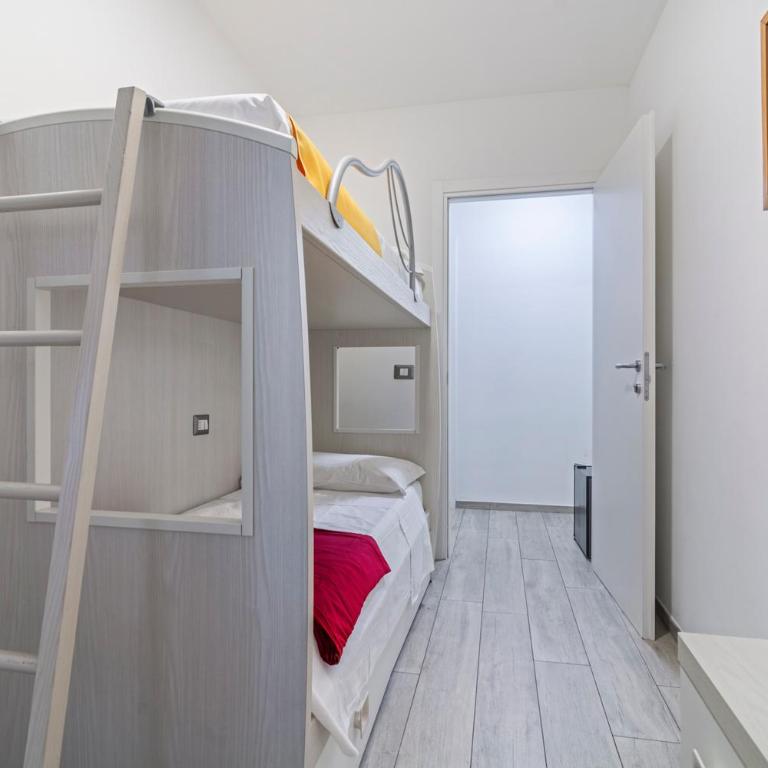IL BACIO Guest House - Deluxe Quadruple Room - 6